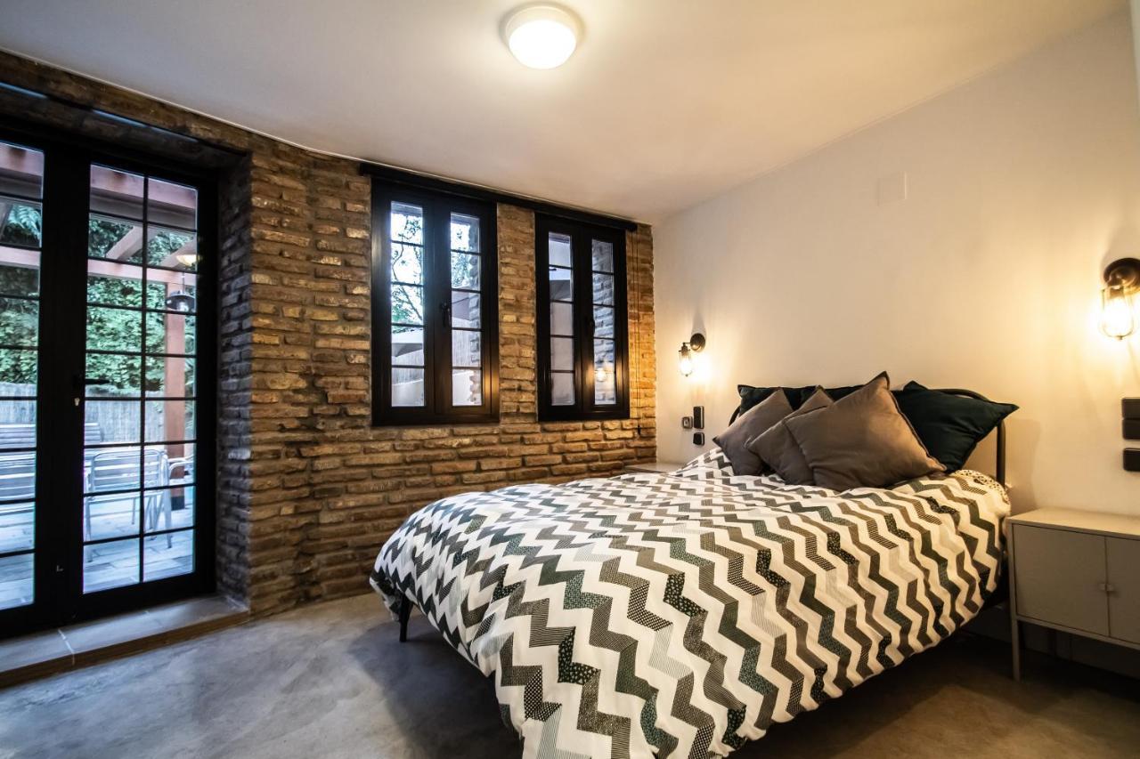 Villa Regionalista 1919: Seaside Retreat With Heated Pool Malaga