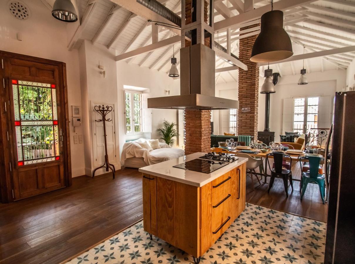Villa Regionalista 1919: Seaside Retreat With Heated Pool