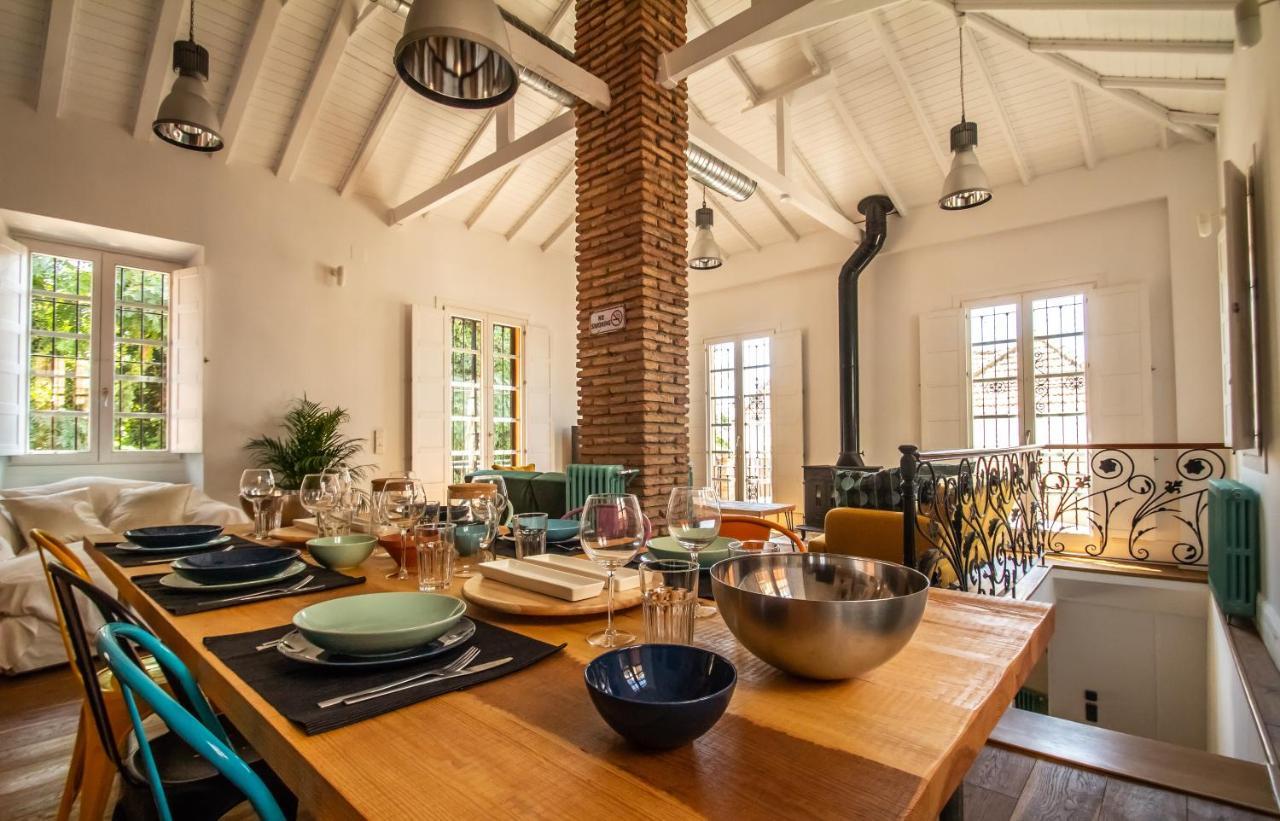 Villa Regionalista 1919: Seaside Retreat With Heated Pool Malaga