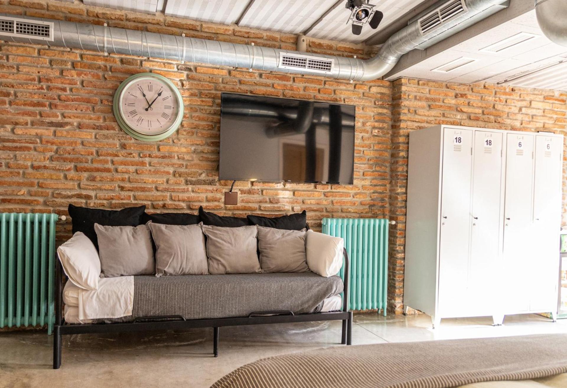 Villa Regionalista 1919: Seaside Retreat With Heated Pool